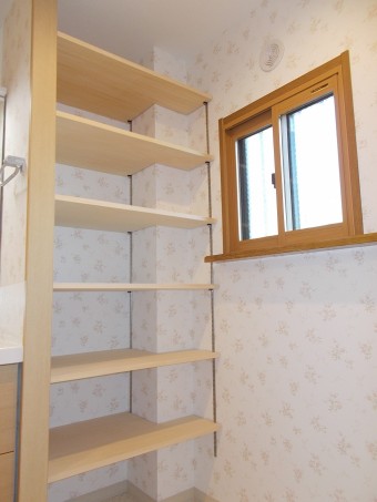 2階から1階へー住まい方を変える為1階を全面リフォーム